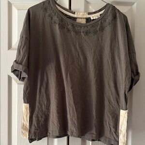 POL Olive brown and Cream Floral Accent Tee Size Small rolled short sleeves